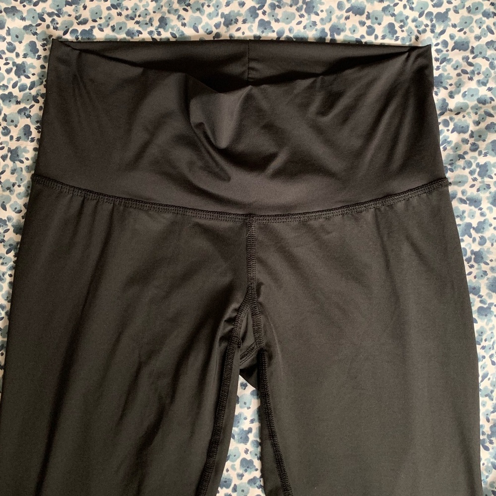teeki solid black hot pant leggings